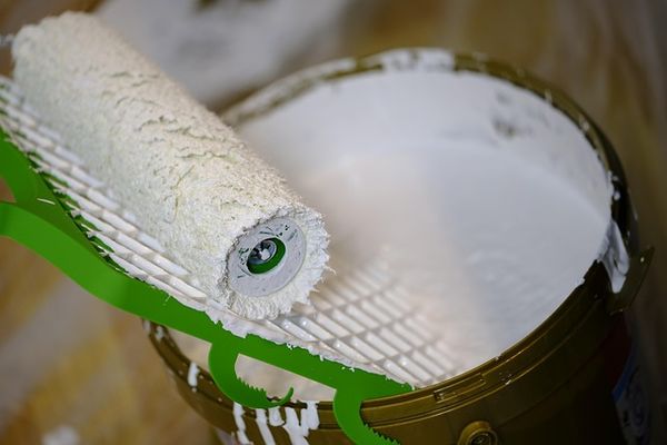 Porównanie popularnych sklepów budowlanych - na co zwrócić uwagę?